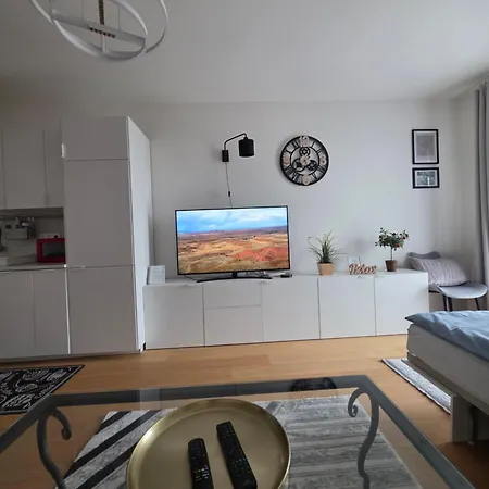 Апартаменты Modern On The Banks Of The Danube *