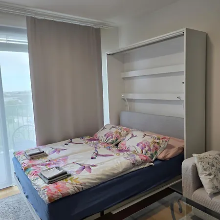 Apartment Modern On The Banks Of The Danube